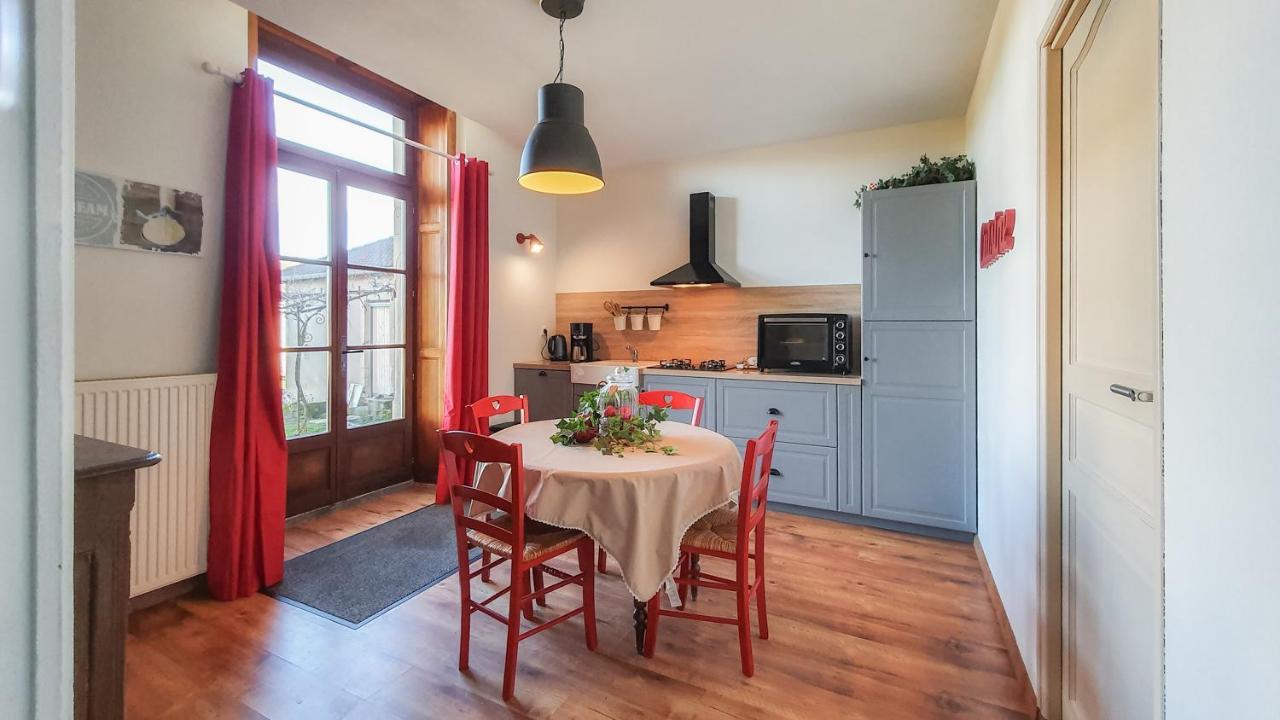 Le Jardin Des Lys Bed and Breakfast Gemmelaincourt Eksteriør billede